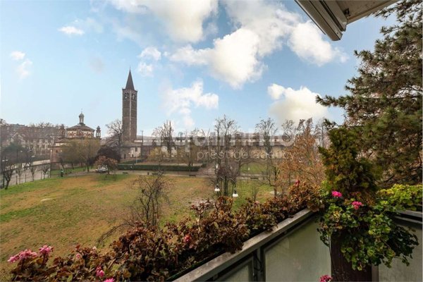 appartamento in vendita a Milano in zona Porta Ticinese