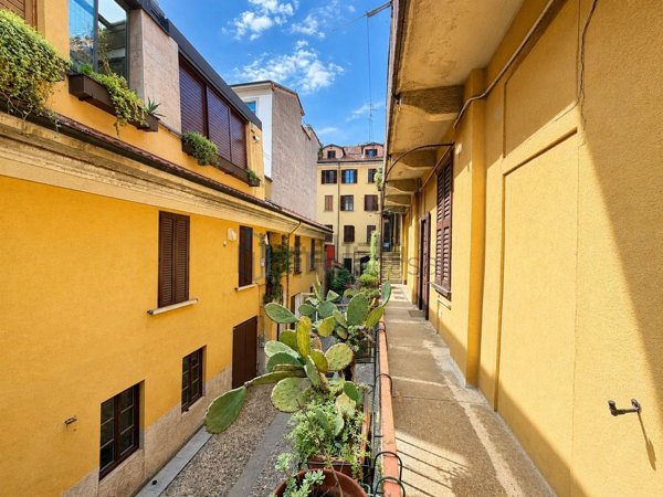 appartamento in vendita a Milano in zona Porta Genova