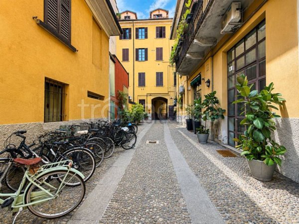 appartamento in vendita a Milano in zona Porta Genova