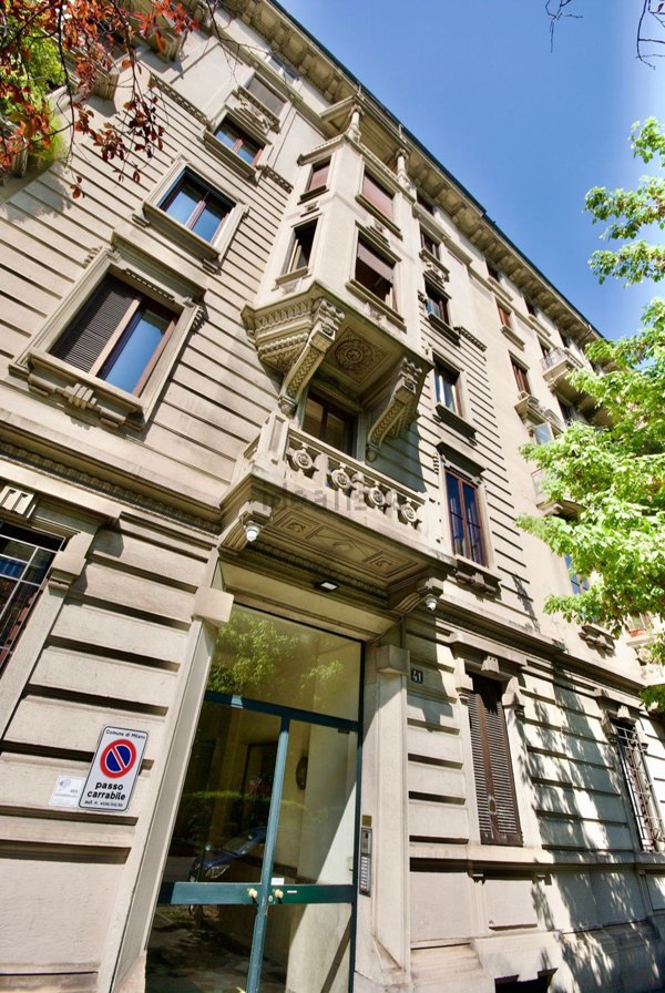 appartamento in vendita a Milano in zona Guastalla