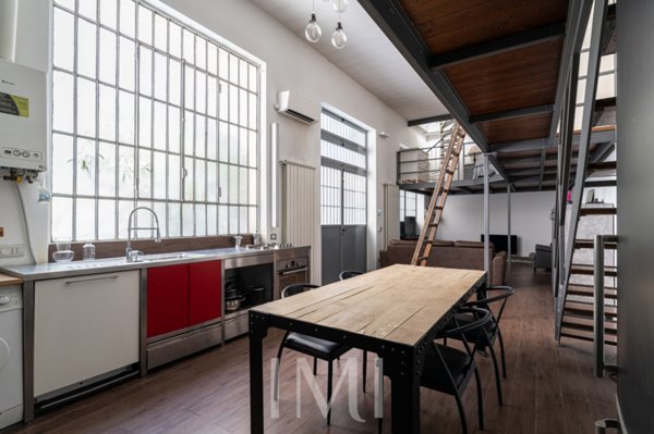 appartamento in vendita a Milano in zona Paolo Sarpi