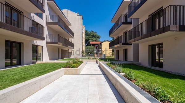 appartamento in vendita a Milano in zona Baggio
