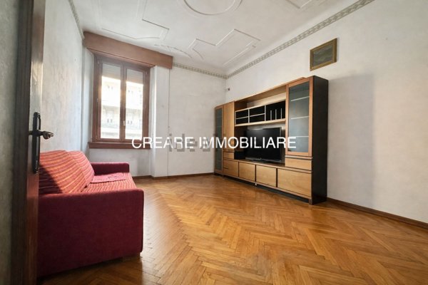 appartamento in vendita a Milano in zona Cinque Giornate