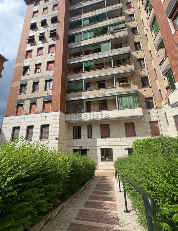 appartamento in vendita a Milano in zona Corvetto