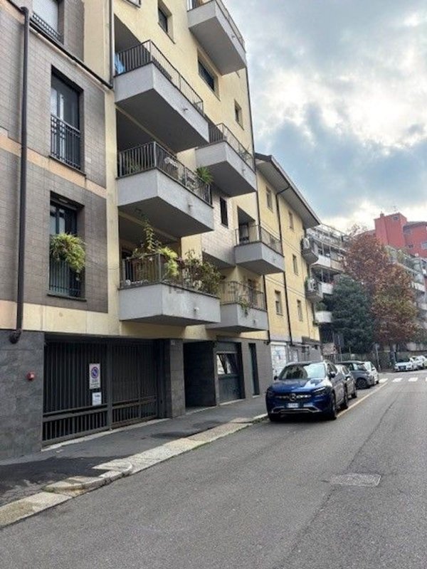 appartamento in vendita a Milano in zona Bocconi