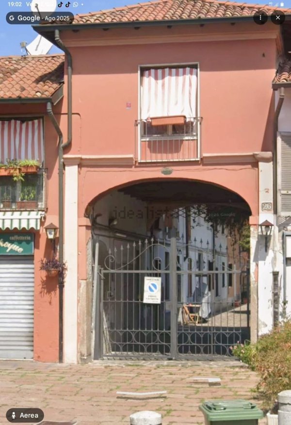 appartamento in vendita a Milano in zona Baggio