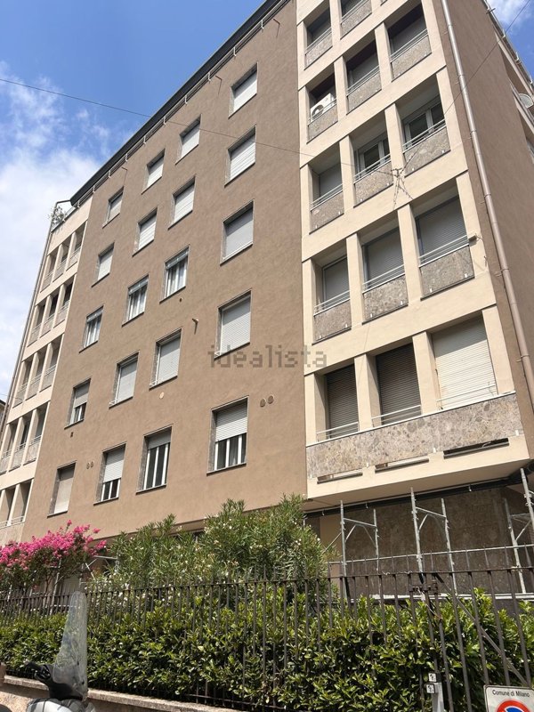 appartamento in vendita a Milano in zona Sant'Ambrogio