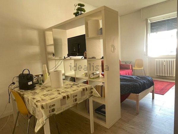 appartamento in vendita a Milano in zona Lorenteggio