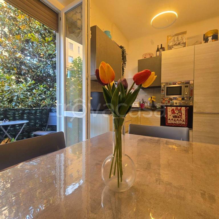 appartamento in vendita a Milano in zona Prato Centenaro