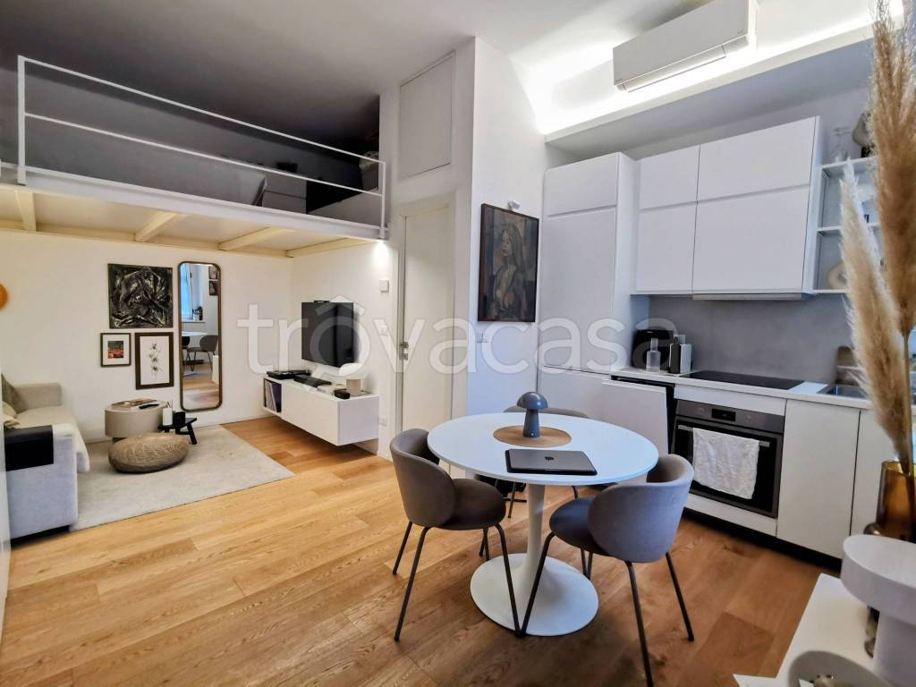 appartamento in vendita a Milano in zona Barona