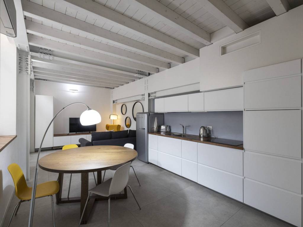 appartamento in vendita a Milano in zona Porta Ticinese