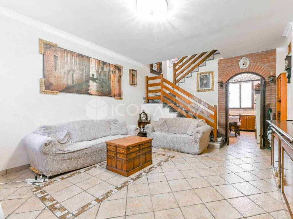 casa indipendente in vendita a Milano in zona Baggio