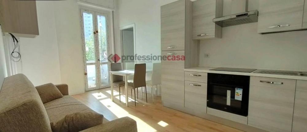 appartamento in vendita a Milano in zona Famagosta
