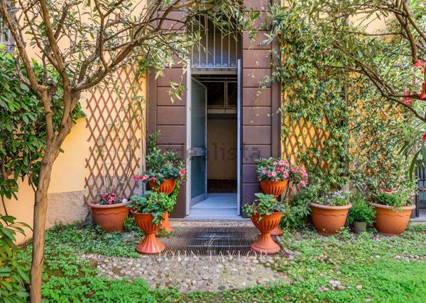 appartamento in vendita a Milano in zona Porta Monforte