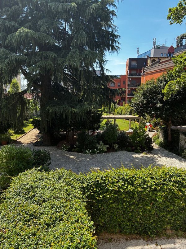 appartamento in vendita a Milano in zona Morivione