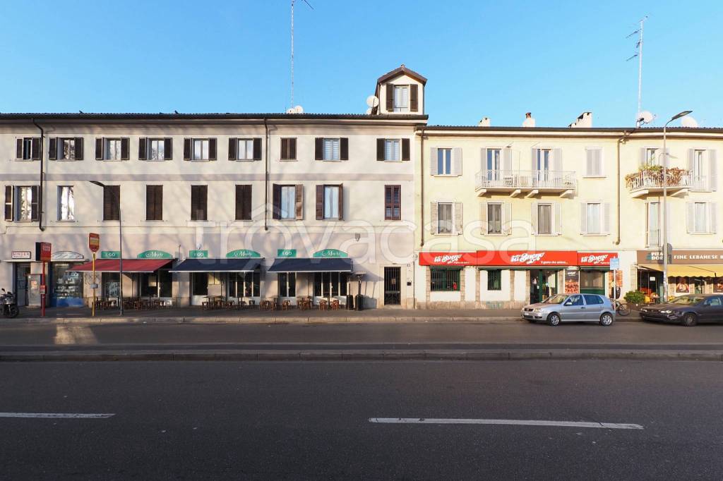 appartamento in vendita a Milano in zona Porta Genova