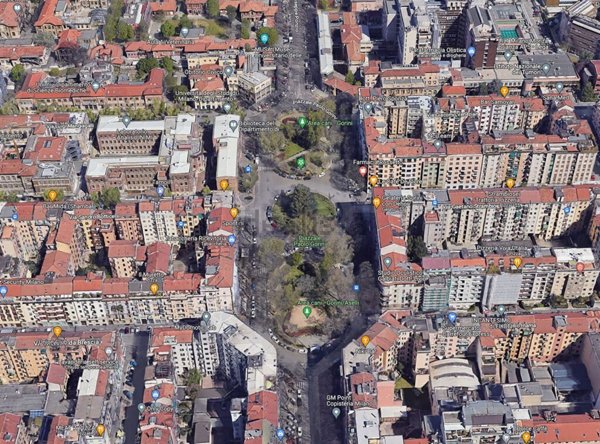 locale commerciale in vendita a Milano in zona Città Studi