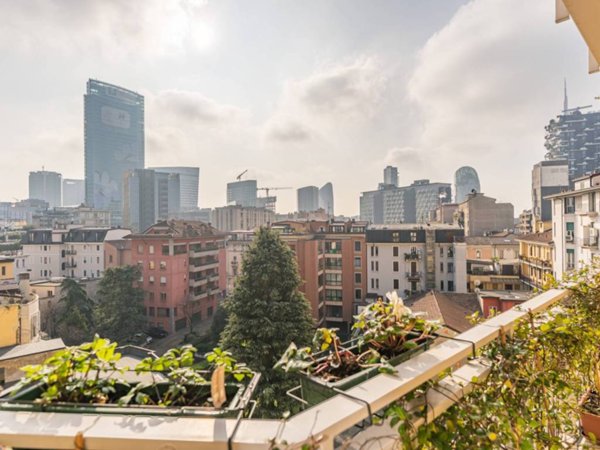 appartamento in vendita a Milano in zona Isola