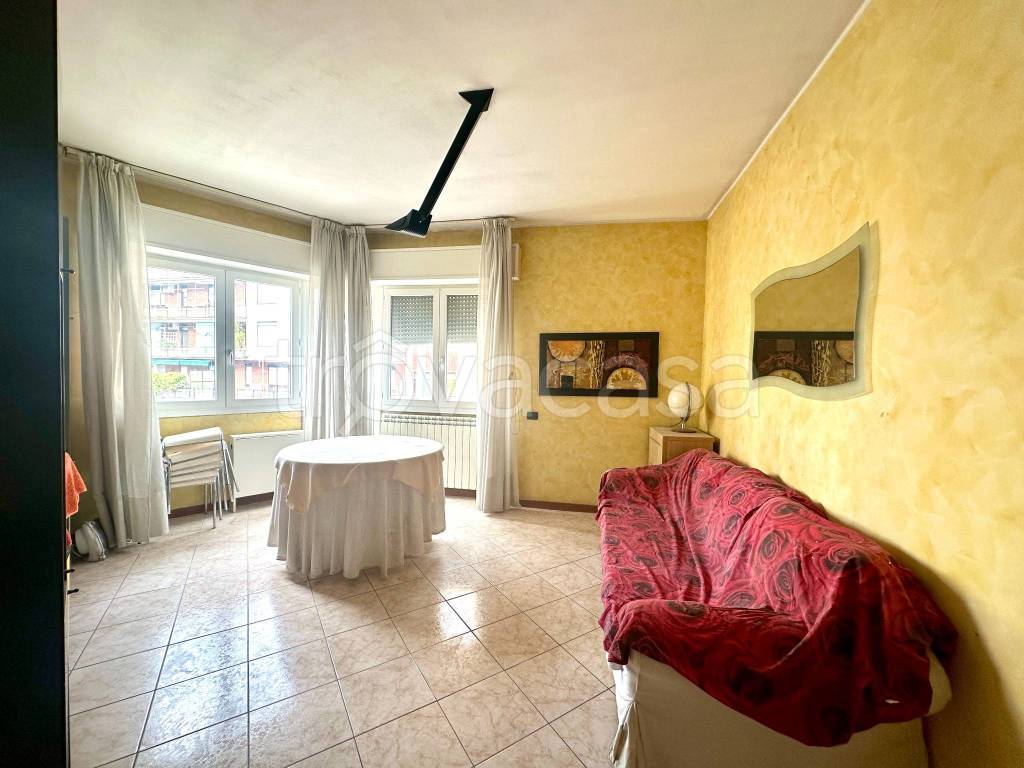 appartamento in vendita a Milano in zona Crescenzago