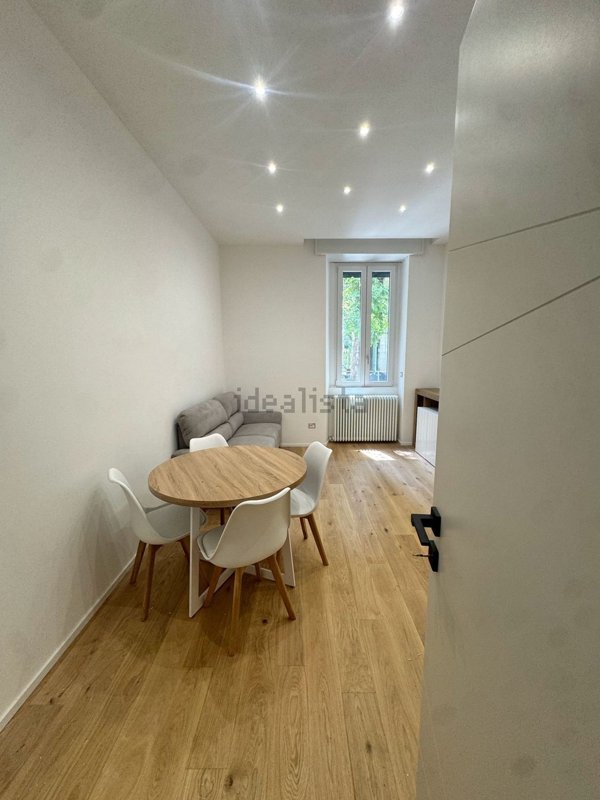 appartamento in vendita a Milano in zona Lorenteggio