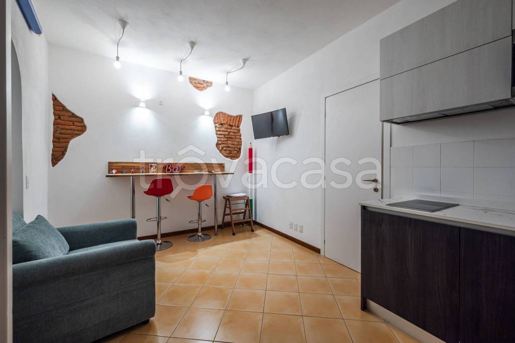 appartamento in vendita a Milano in zona Sant'Ambrogio