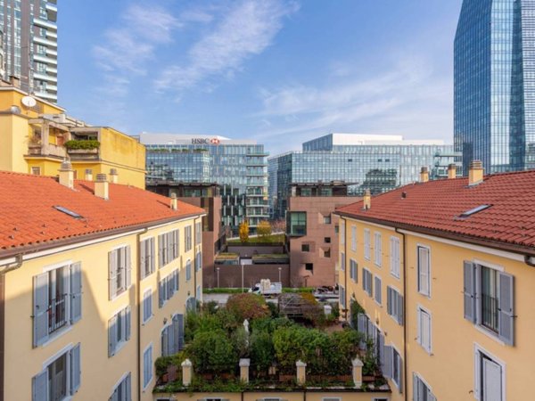 appartamento in vendita a Milano in zona Porta Nuova