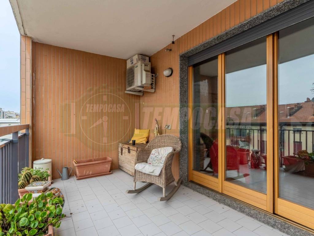 appartamento in vendita a Milano in zona Barona