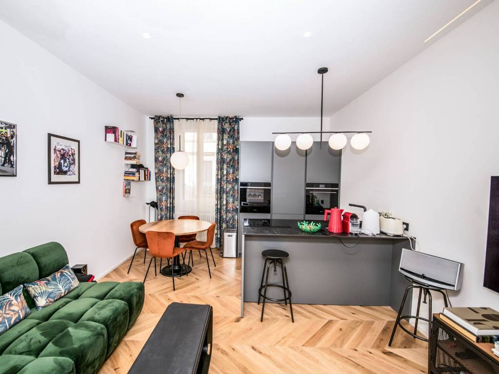 appartamento in vendita a Milano in zona Porta Ticinese