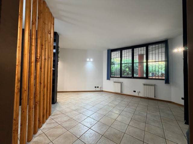 ufficio in vendita a Milano in zona Isola