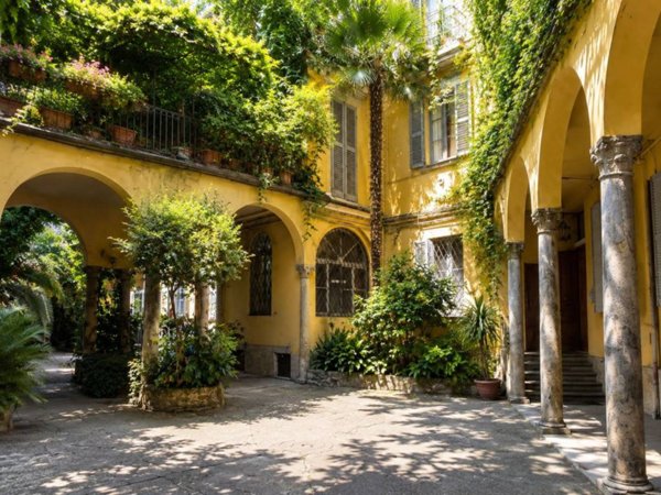 appartamento in vendita a Milano in zona Sant'Ambrogio
