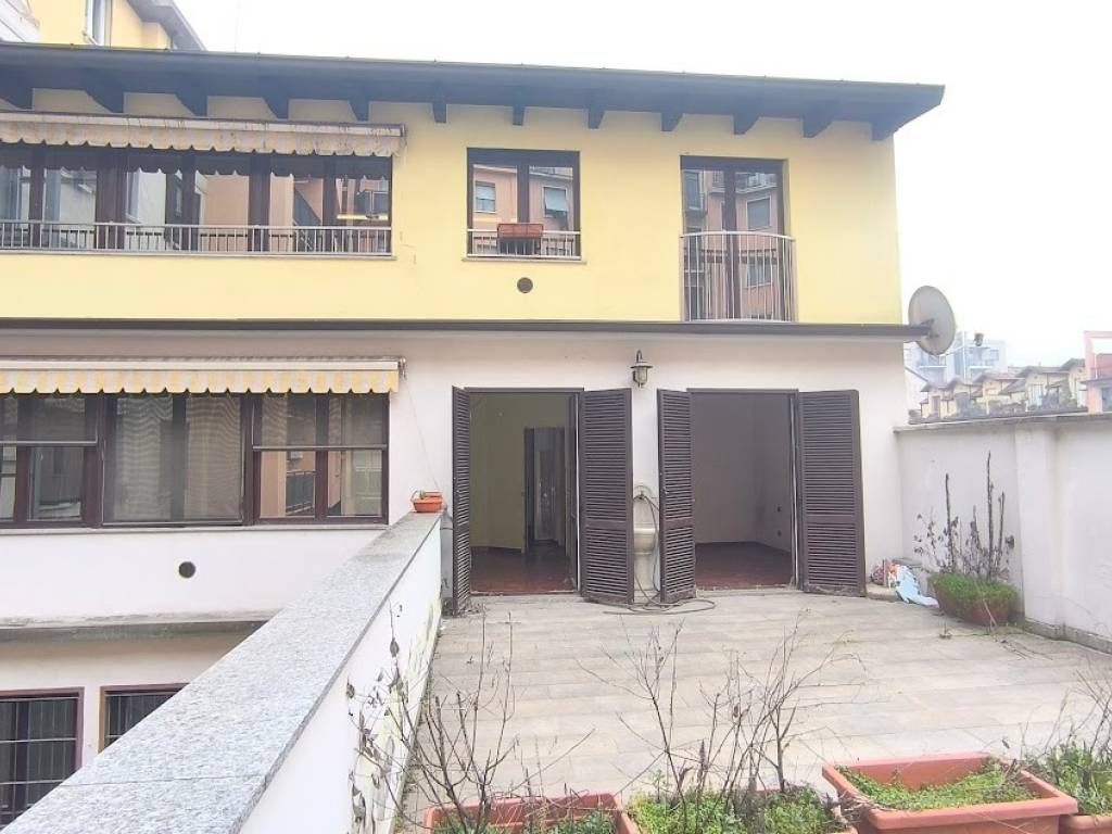 appartamento in vendita a Milano in zona Vigentino