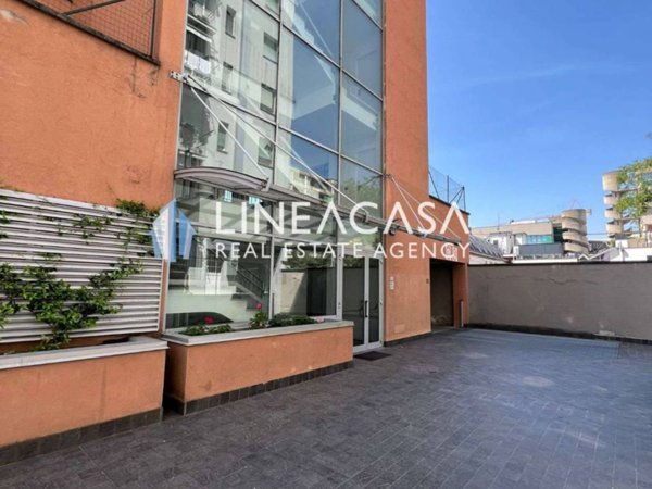 appartamento in vendita a Milano in zona Barona