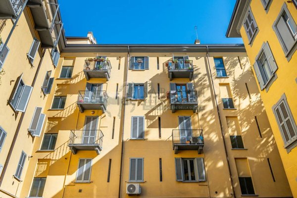 ufficio in vendita a Milano in zona Porta Nuova