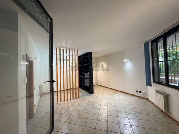ufficio in vendita a Milano in zona Isola