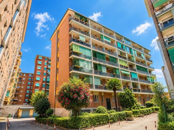 appartamento in vendita a Milano in zona Quarto Oggiaro