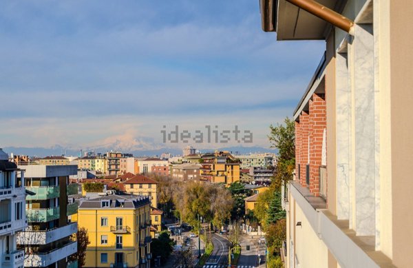 appartamento in vendita a Milano in zona Isola
