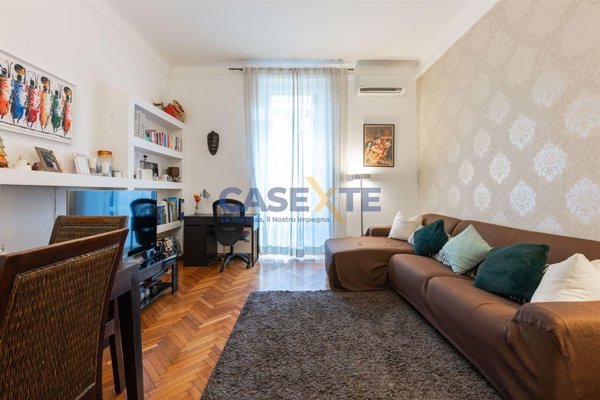 appartamento in vendita a Milano in zona Porta Nuova