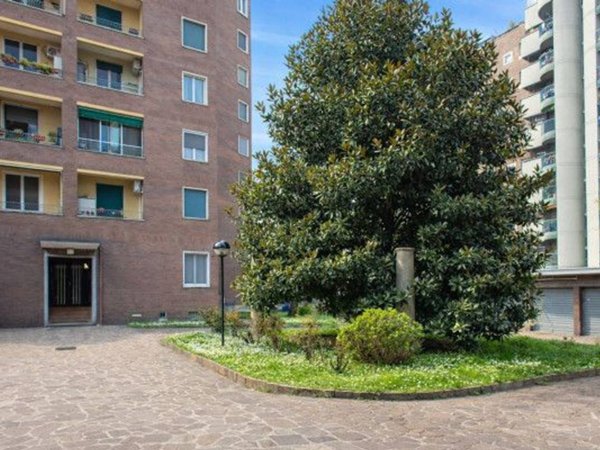 appartamento in vendita a Milano in zona Bocconi
