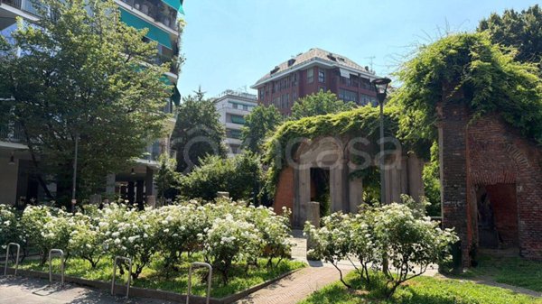 appartamento in vendita a Milano in zona Sant'Ambrogio