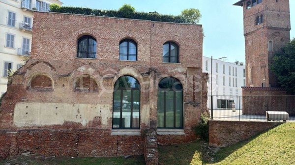 appartamento in vendita a Milano in zona Sant'Ambrogio