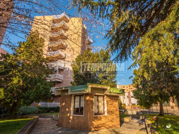 appartamento in vendita a Milano in zona Vigentino