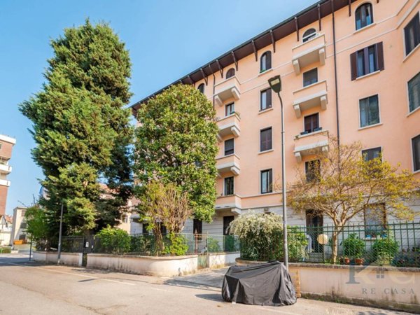 appartamento in vendita a Milano in zona Vigentino