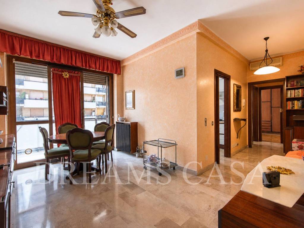 appartamento in vendita a Milano in zona Barona