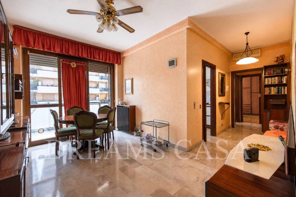 appartamento in vendita a Milano in zona Barona