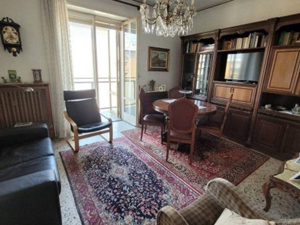 appartamento in vendita a Milano in zona Lorenteggio