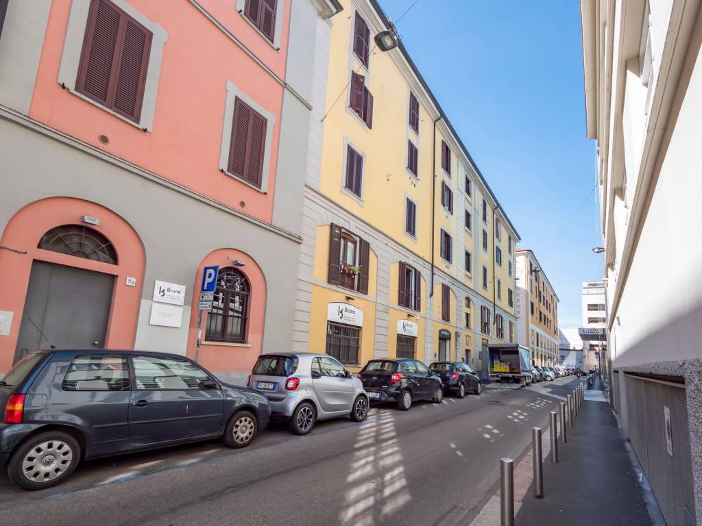 appartamento in vendita a Milano in zona Porta Genova