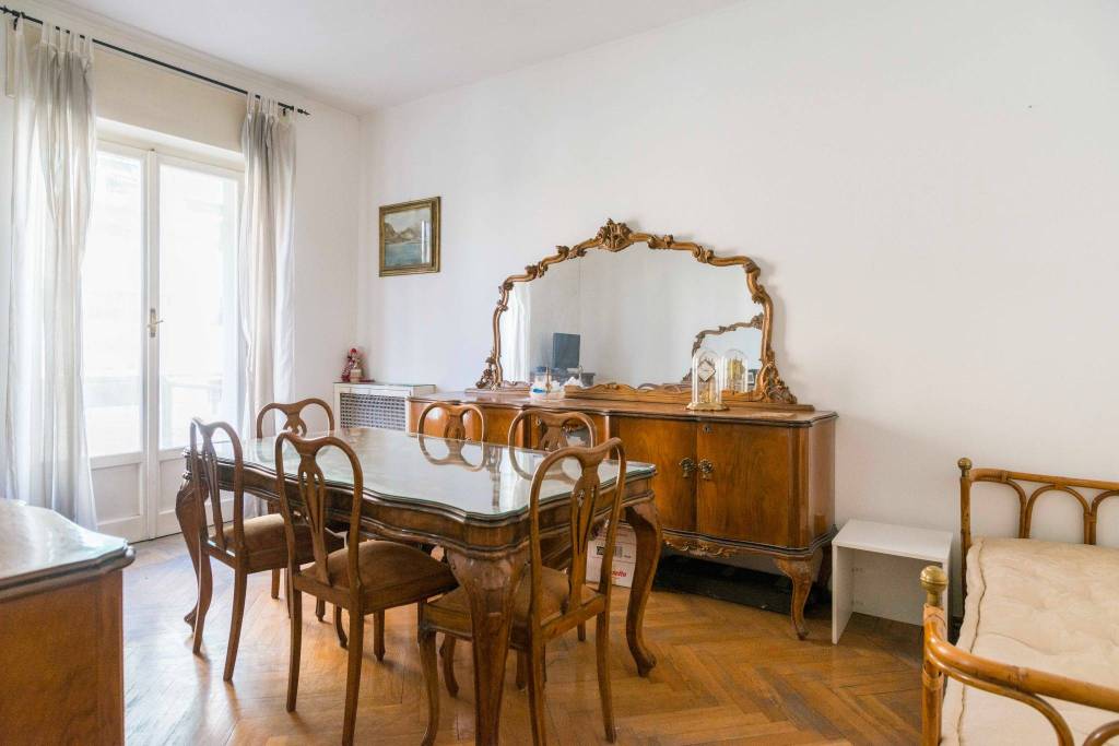 appartamento in vendita a Milano in zona Città Studi