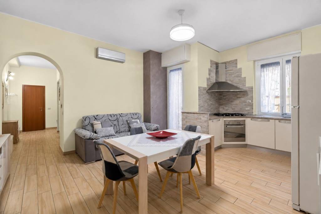 appartamento in vendita a Milano in zona XXII Marzo