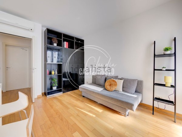 appartamento in vendita a Milano in zona Solari
