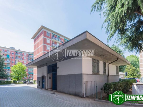 casa indipendente in vendita a Milano in zona Quartiere degli Olmi